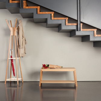 Magellan coat hanger